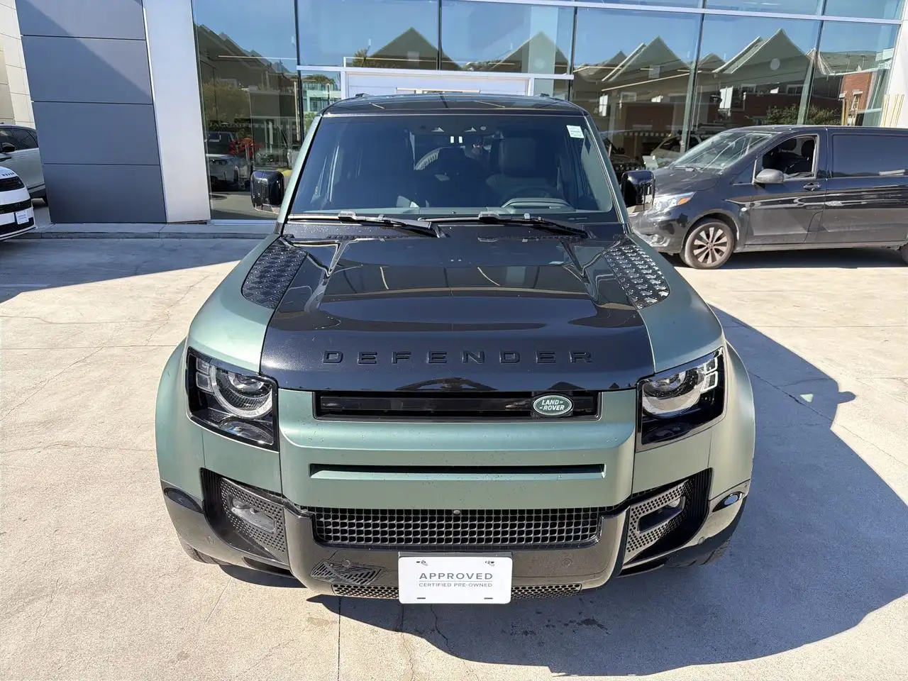 Land Rover Defender - Image 3