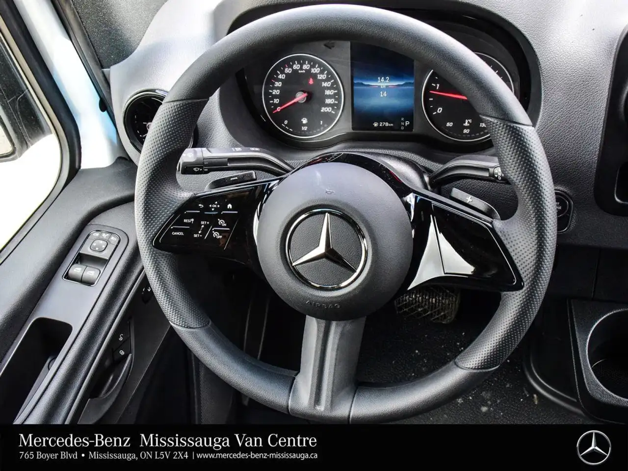 Mercedes-Benz Sprinter - Image 17