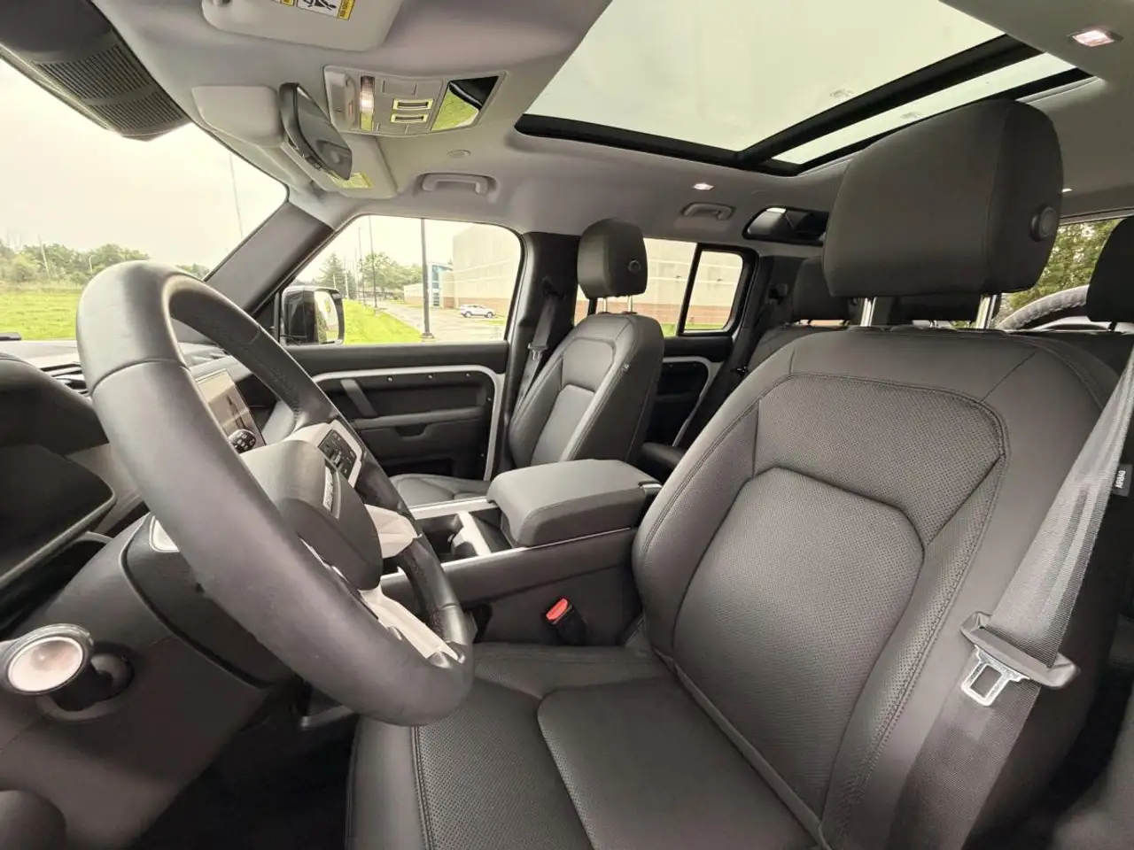 Land Rover Defender - Image 10