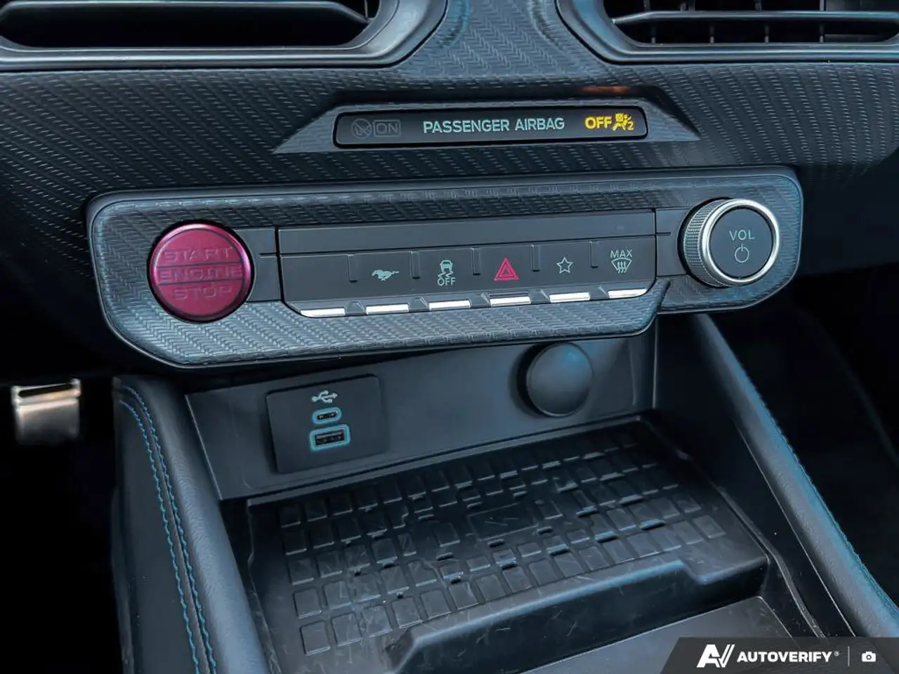 Ford Mustang - Image 21