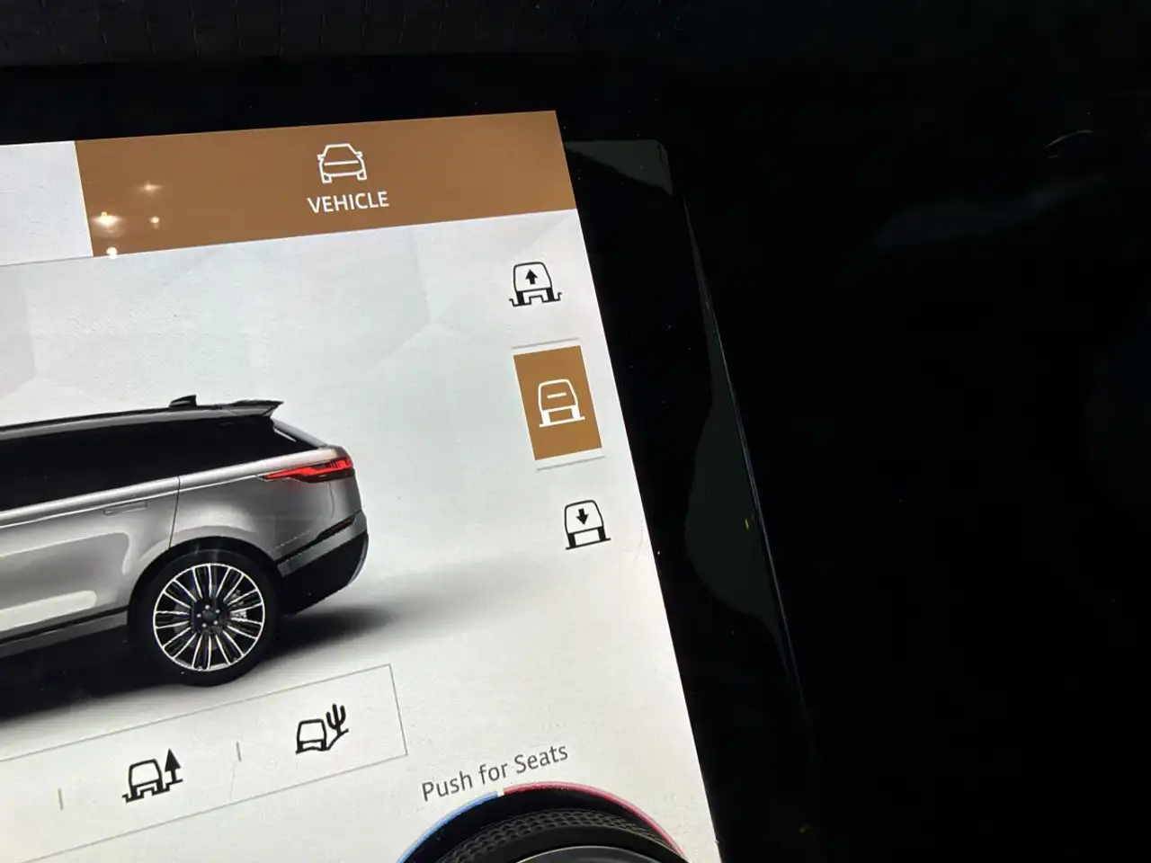 Land Rover Range Rover Velar - Image 18