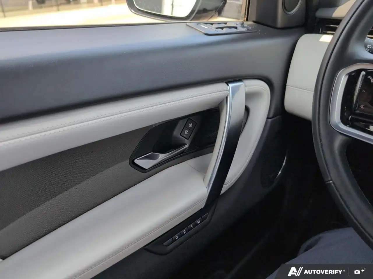 Land Rover Discovery Sport - Image 16