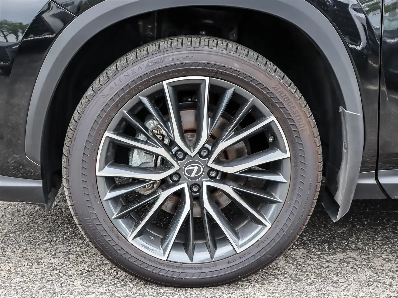 Lexus NX - Image 24