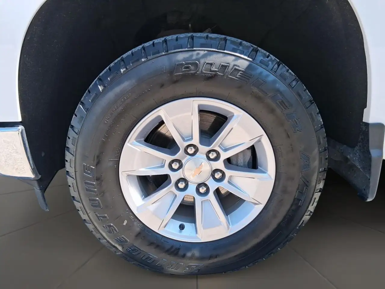 Chevrolet Silverado 1500 - Image 6