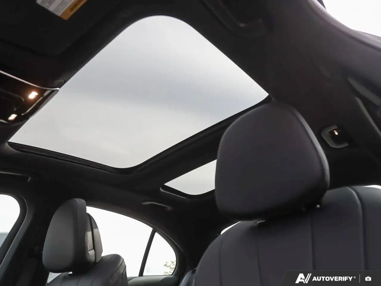 Mercedes-Benz E-Class - Image 21