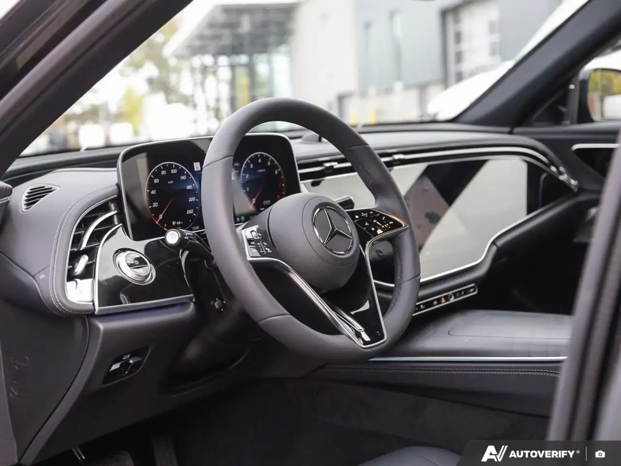 Mercedes-Benz E-Class - Image 13