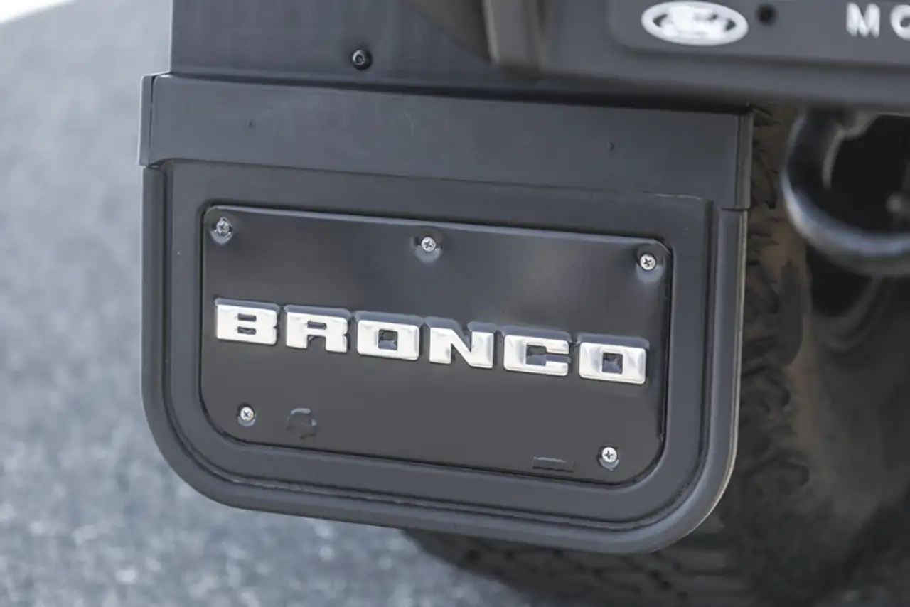 Ford Bronco - Image 18