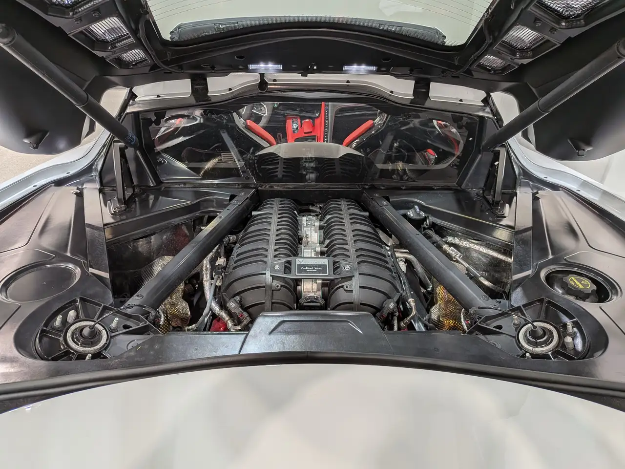 Chevrolet Corvette - Image 12