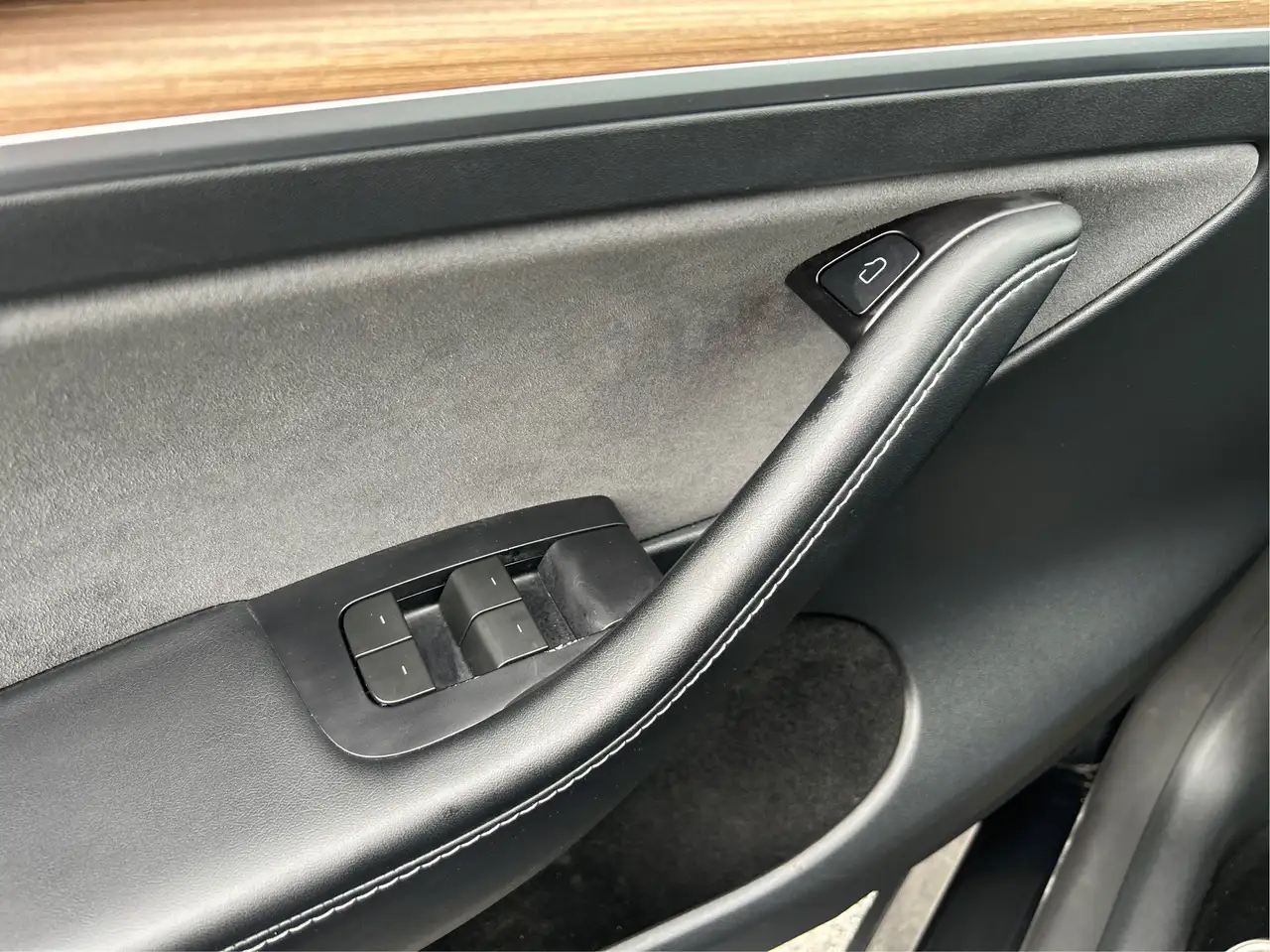 Tesla Model Y - Image 25