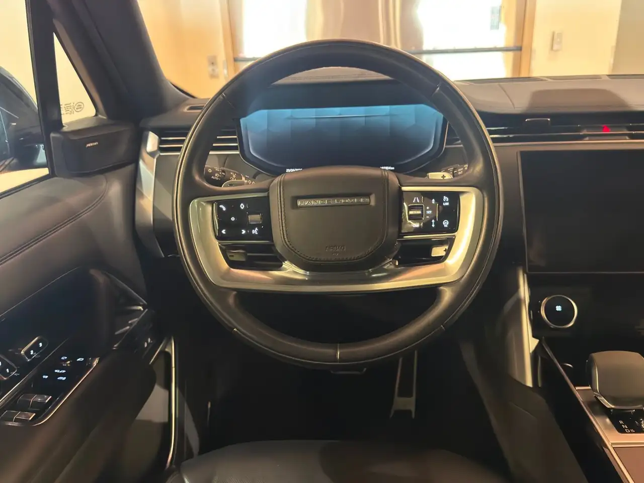 Land Rover Range Rover - Image 16