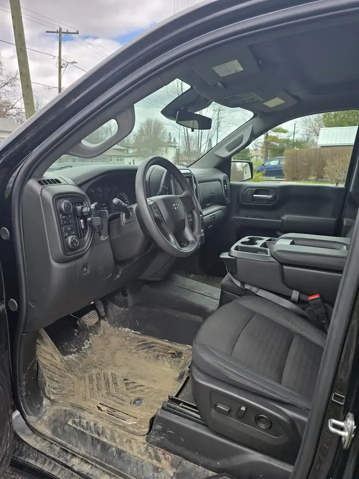 Chevrolet Silverado 1500 - Image 7