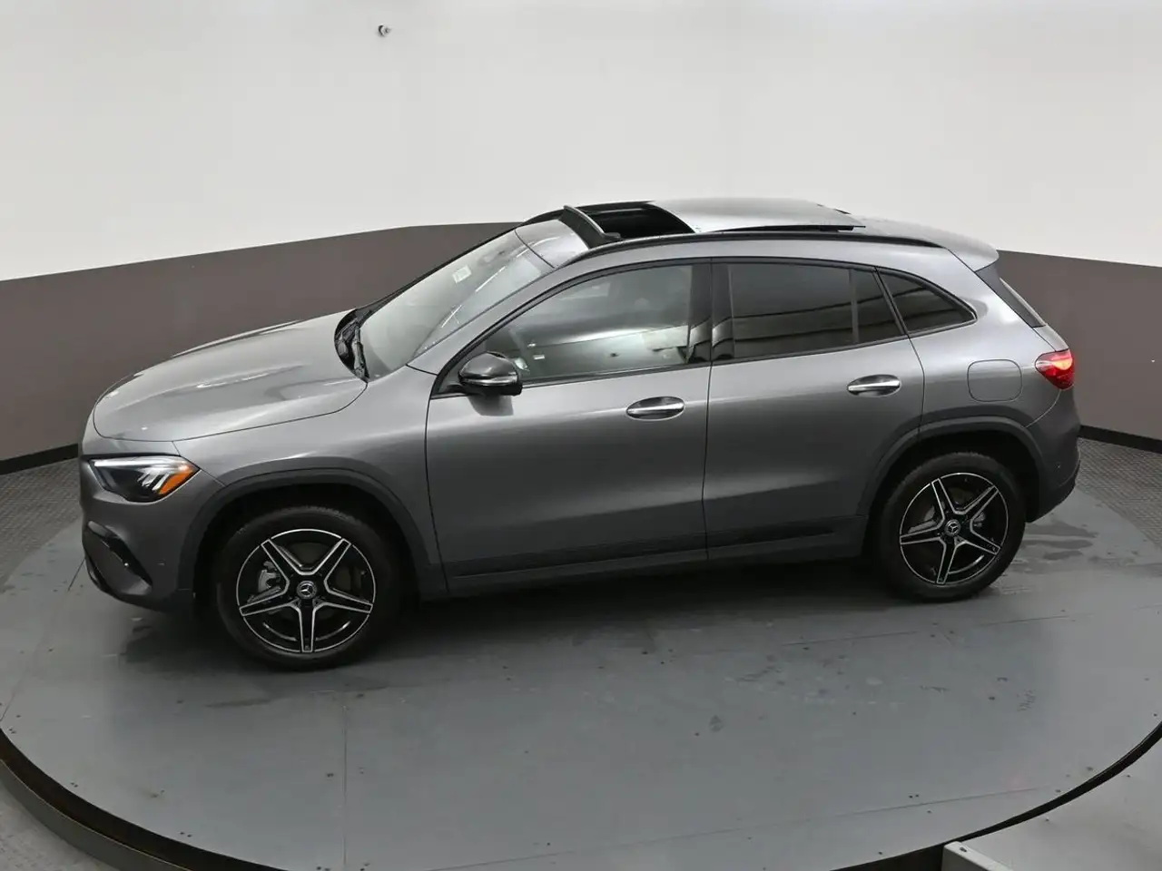 Mercedes-Benz GLA - Image 46