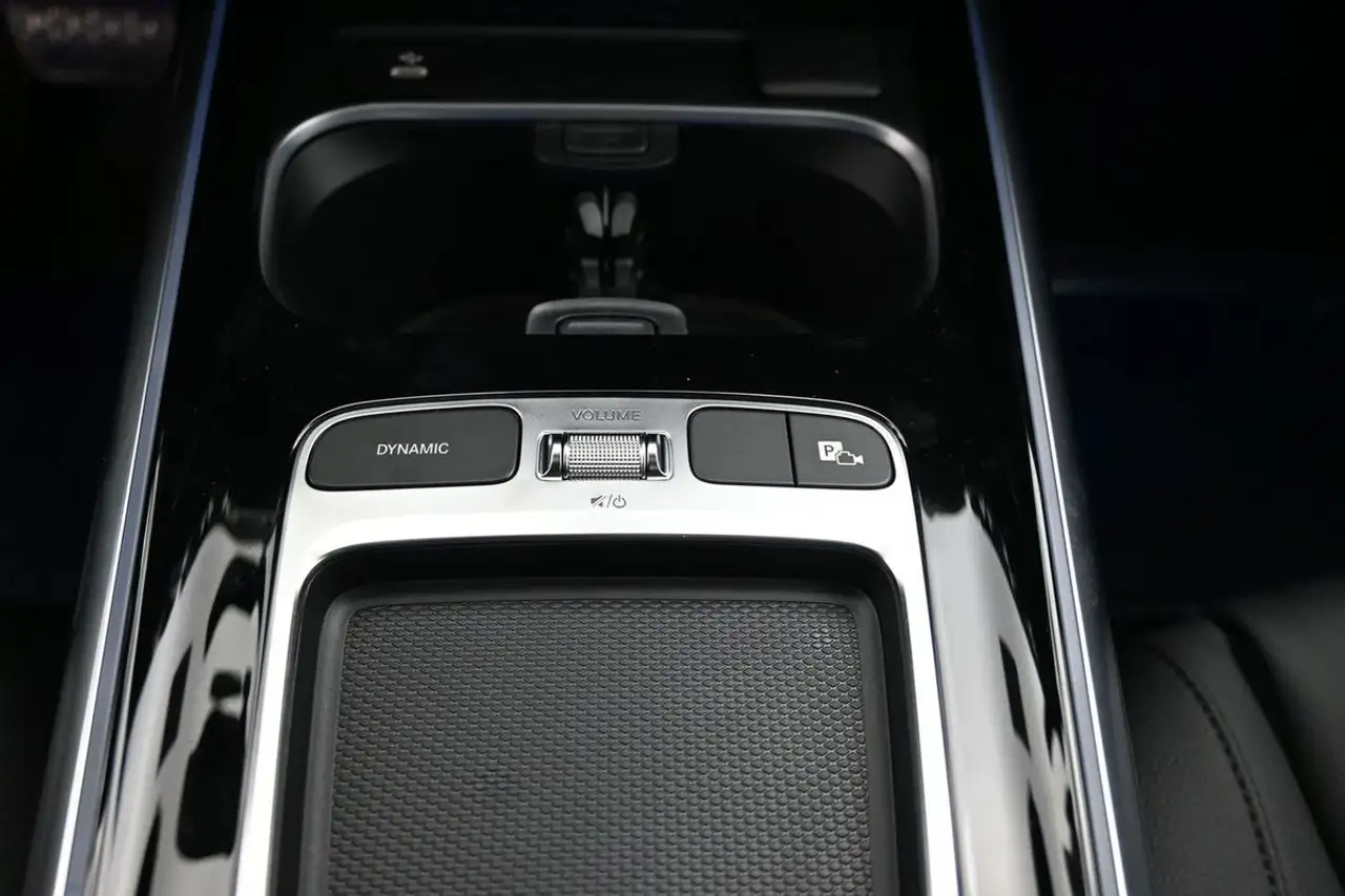 Mercedes-Benz GLA - Image 11