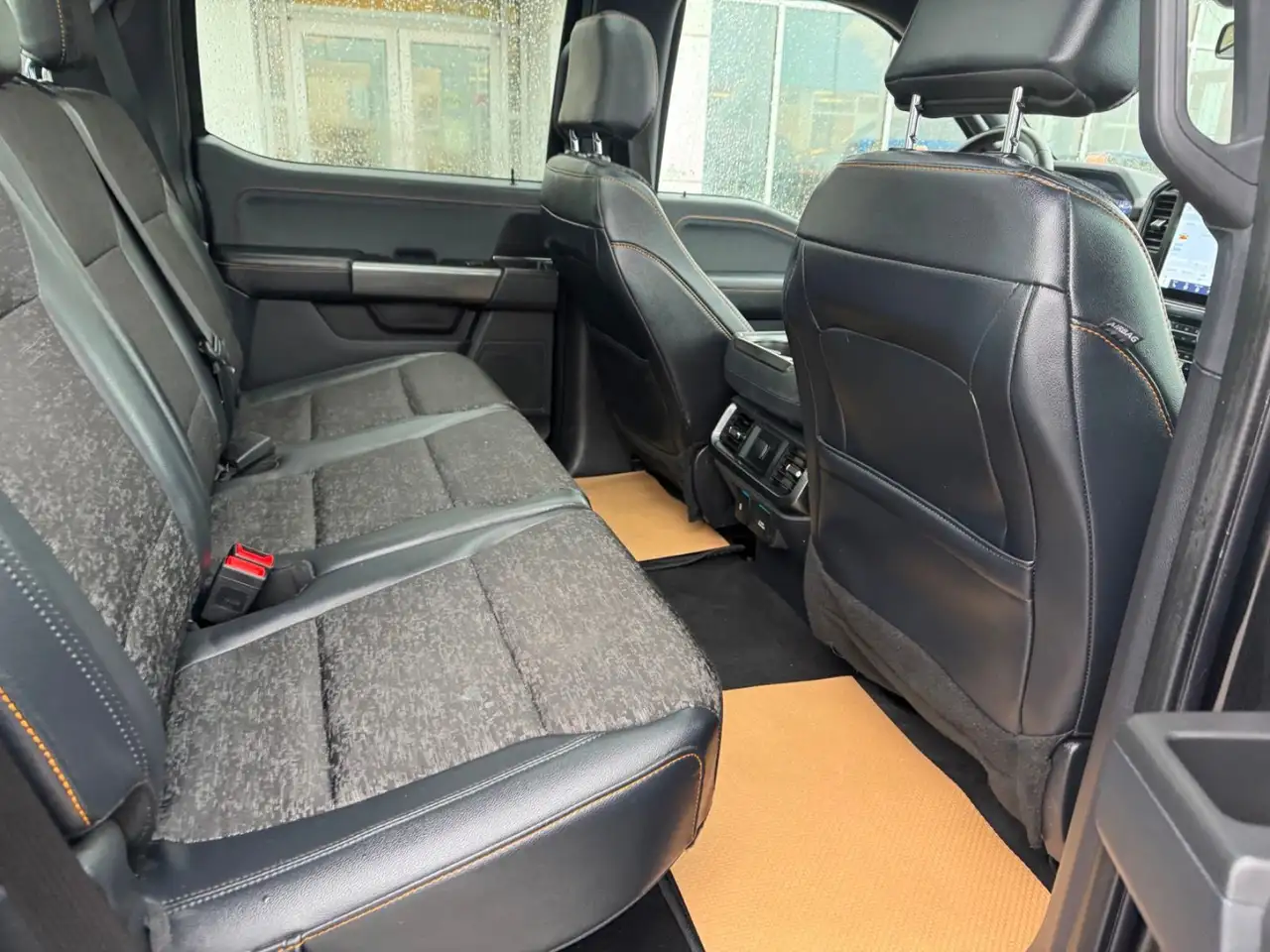 Ford F-150 - Image 12