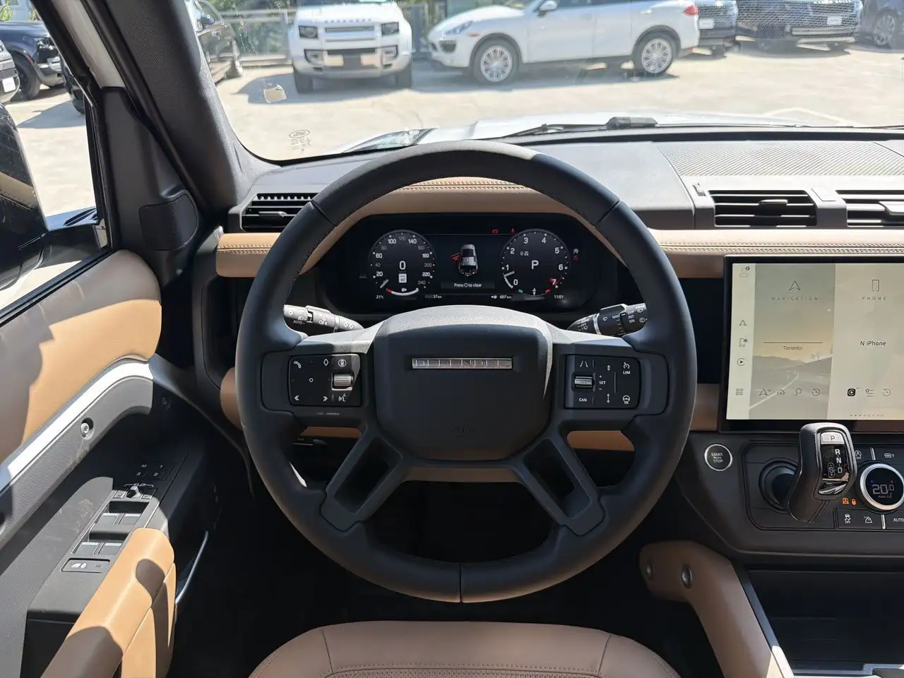 Land Rover Defender - Image 11
