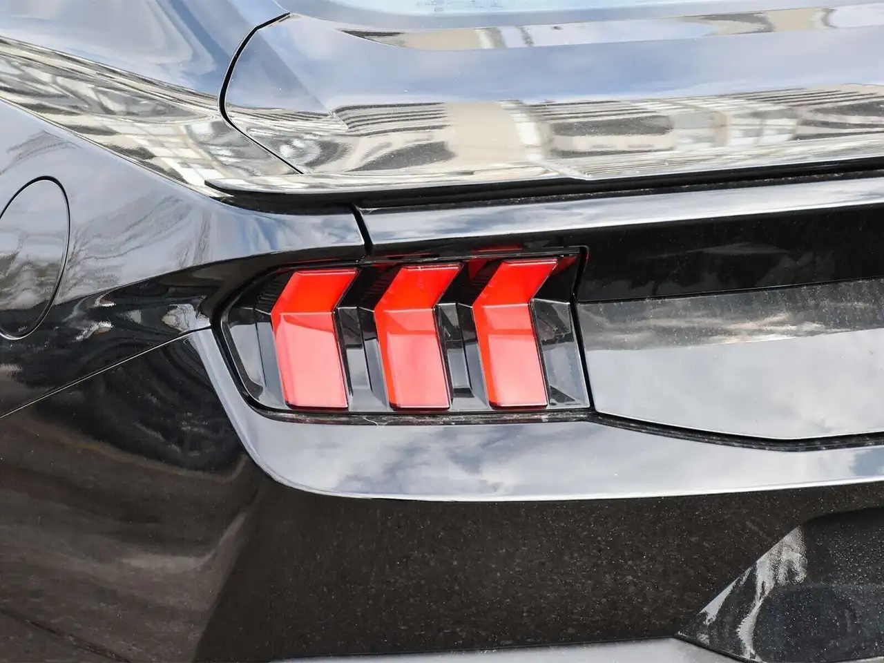 Ford Mustang - Image 9