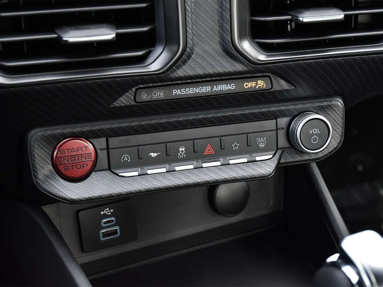 Ford Mustang - Image 23