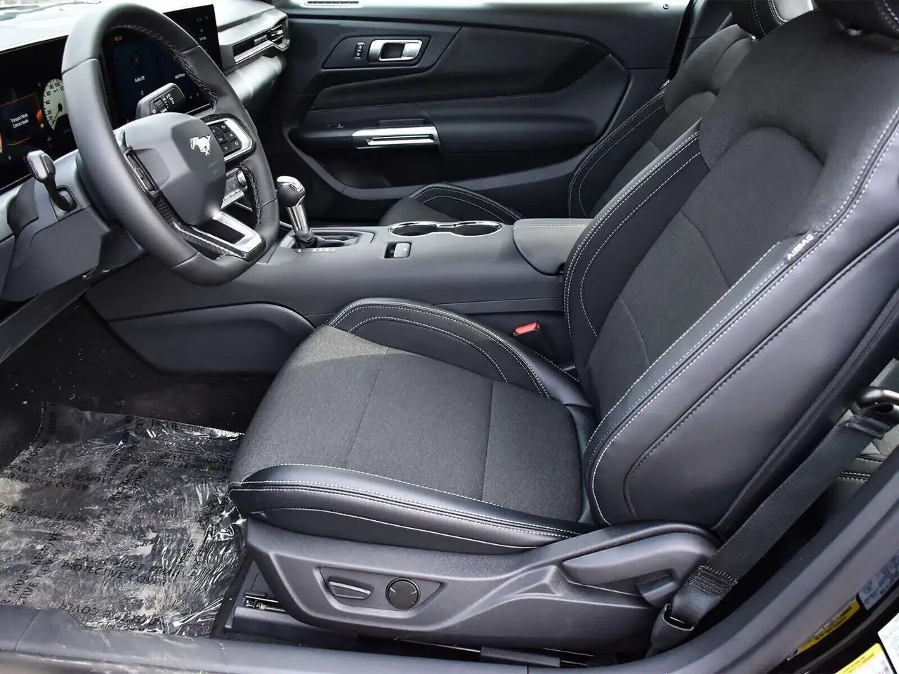 Ford Mustang - Image 11