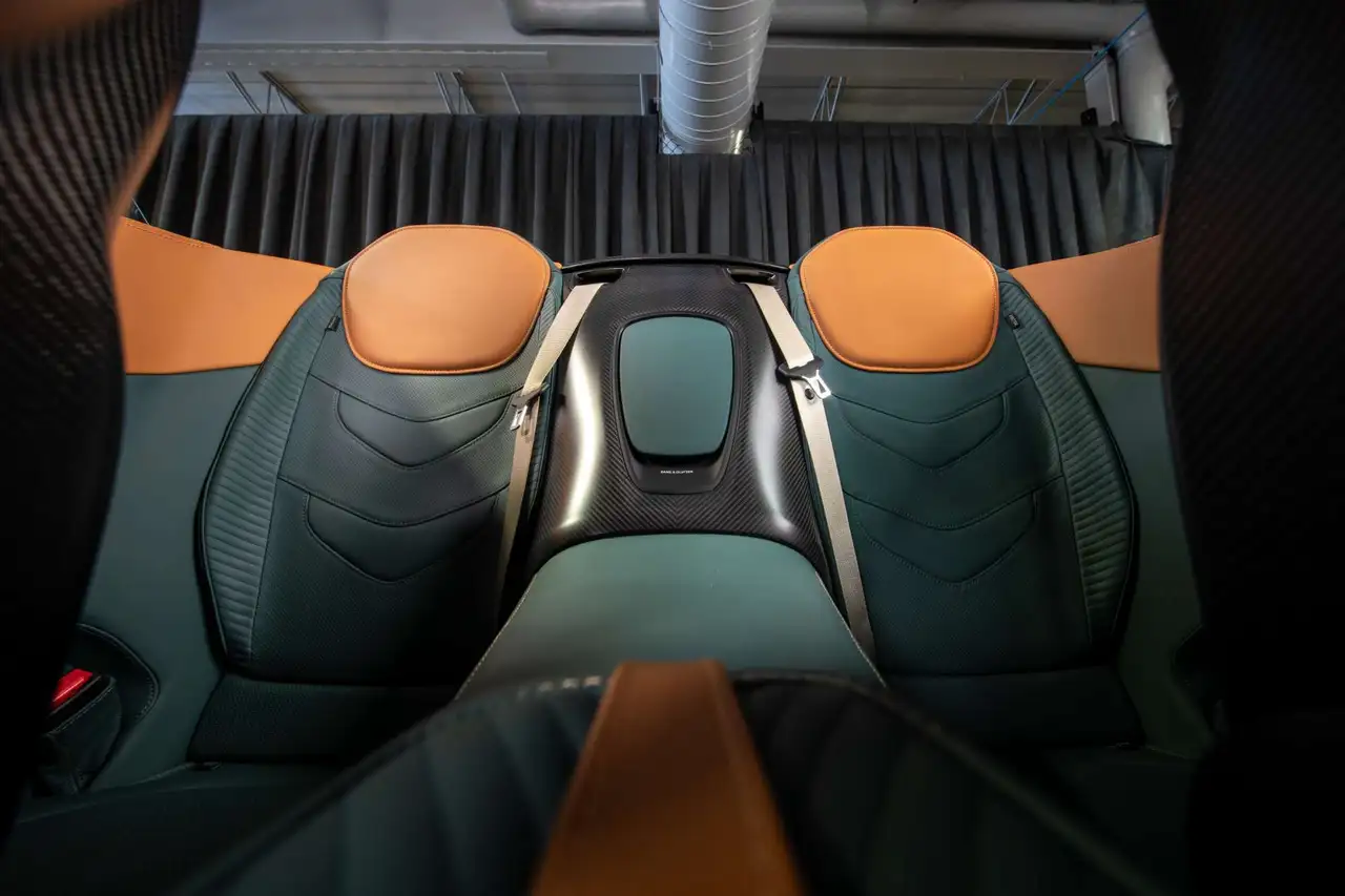 Aston Martin DBS - Image 16