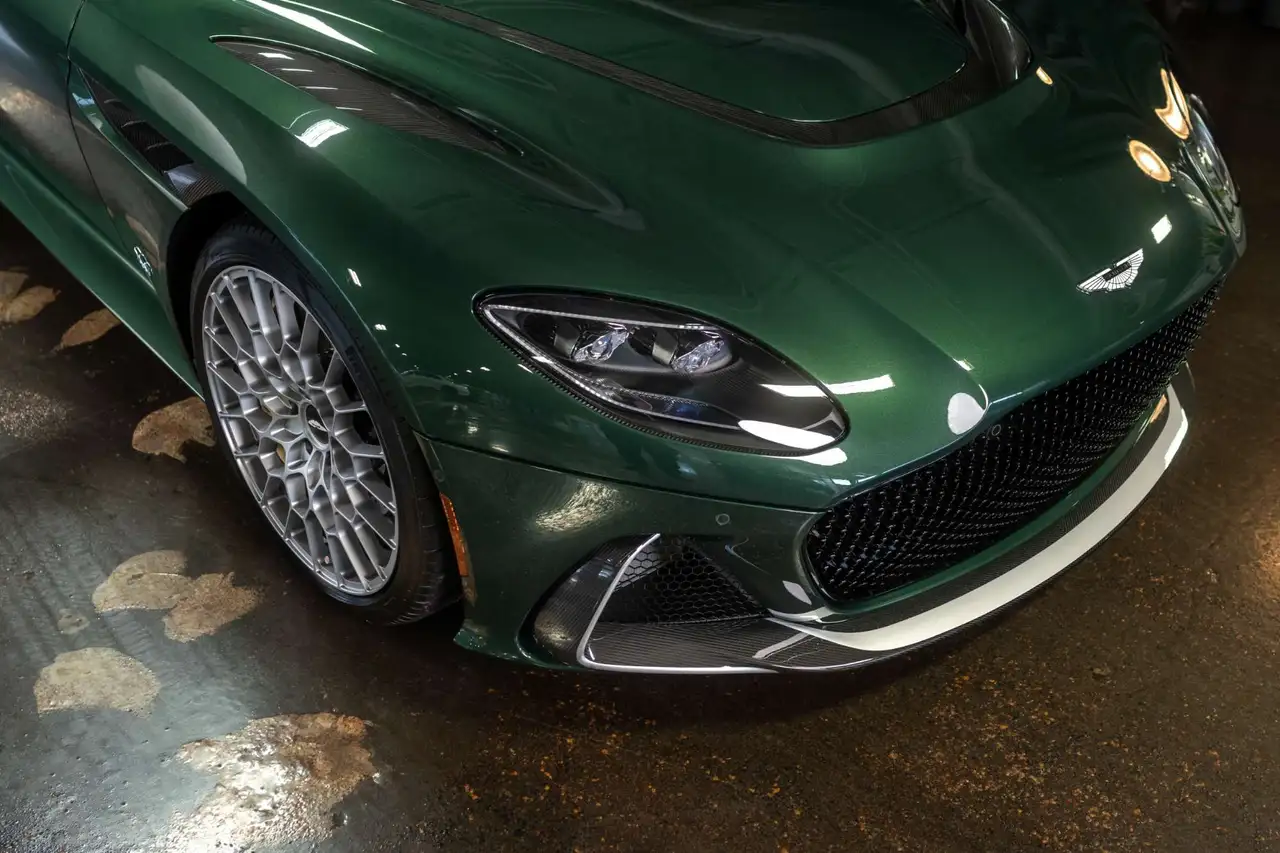 Aston Martin DBS - Image 34
