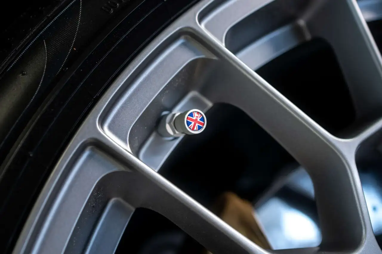 Aston Martin DBS - Image 25