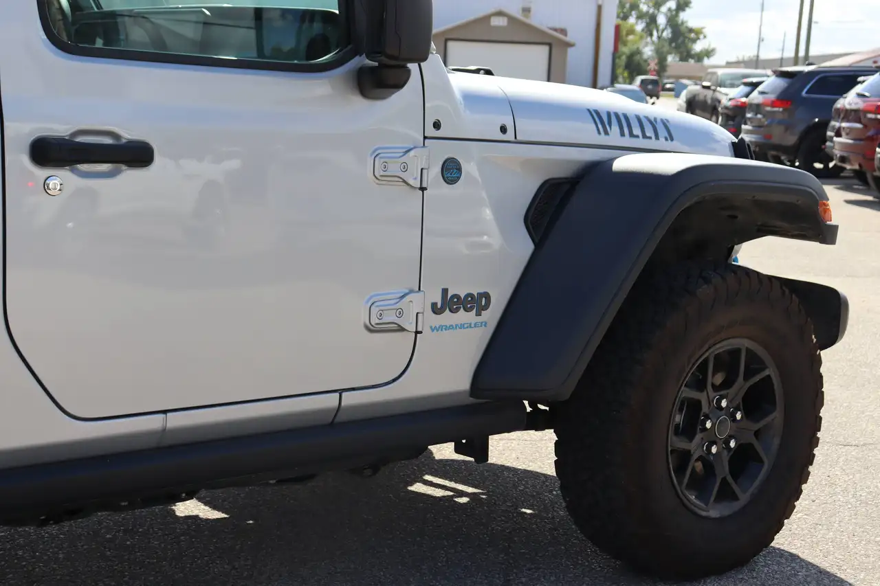 Jeep Wrangler - Image 10