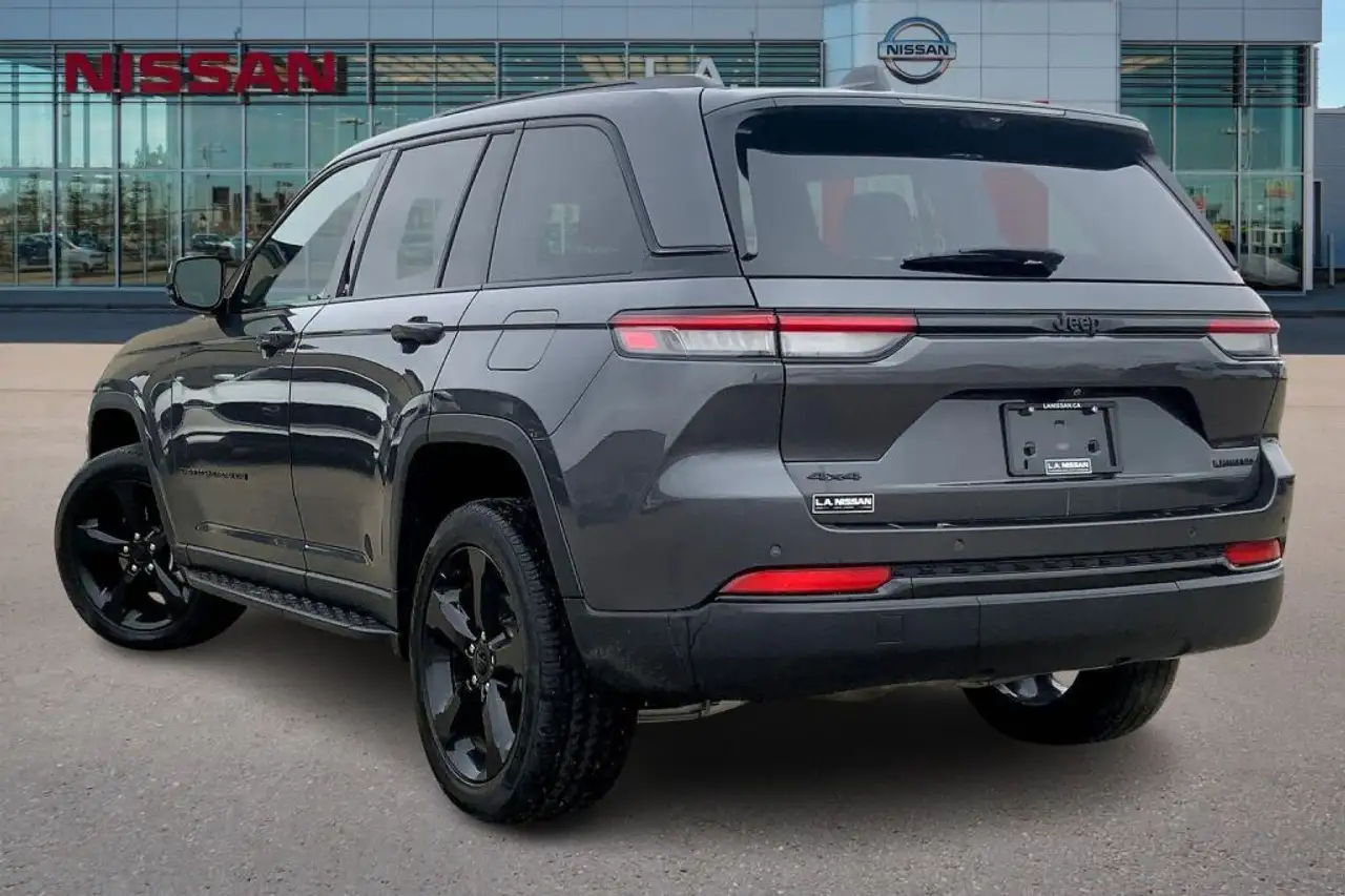 Jeep Grand Cherokee - Image 11