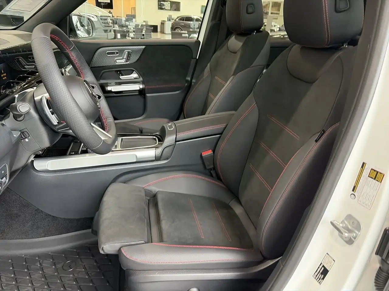 Mercedes-Benz GLB - Image 19