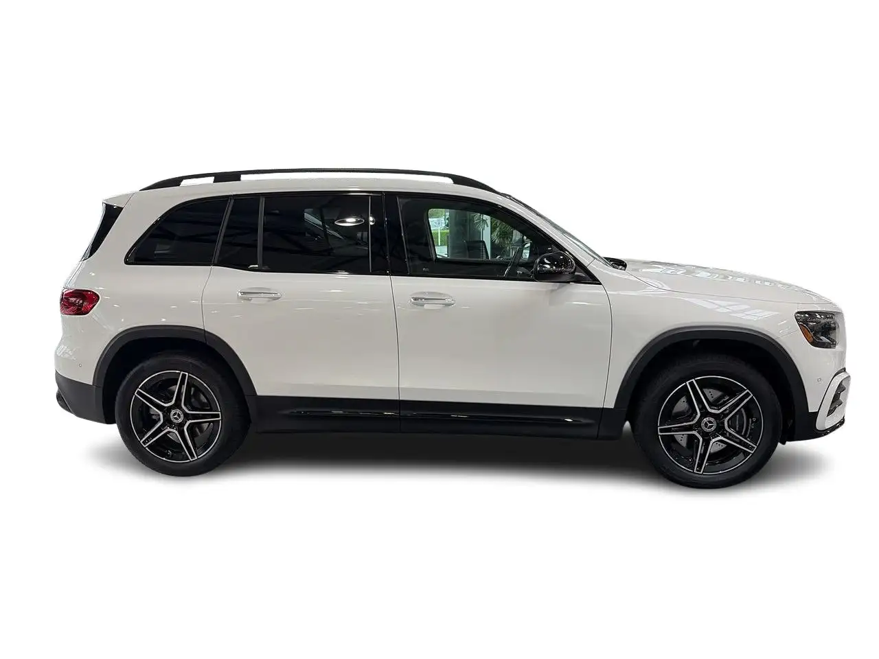 Mercedes-Benz GLB - Image 16