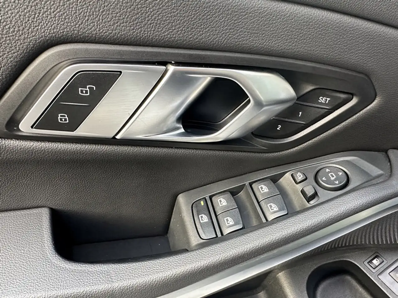 BMW 3 Series - Image 16