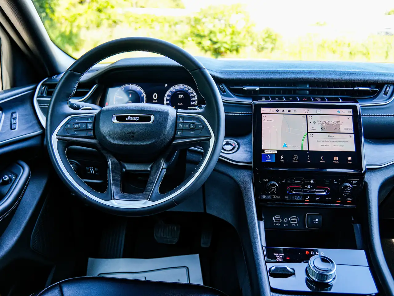 Jeep Grand Cherokee - Image 22
