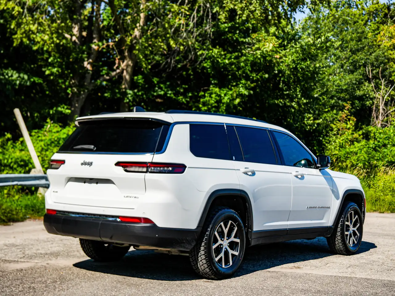 Jeep Grand Cherokee - Image 17