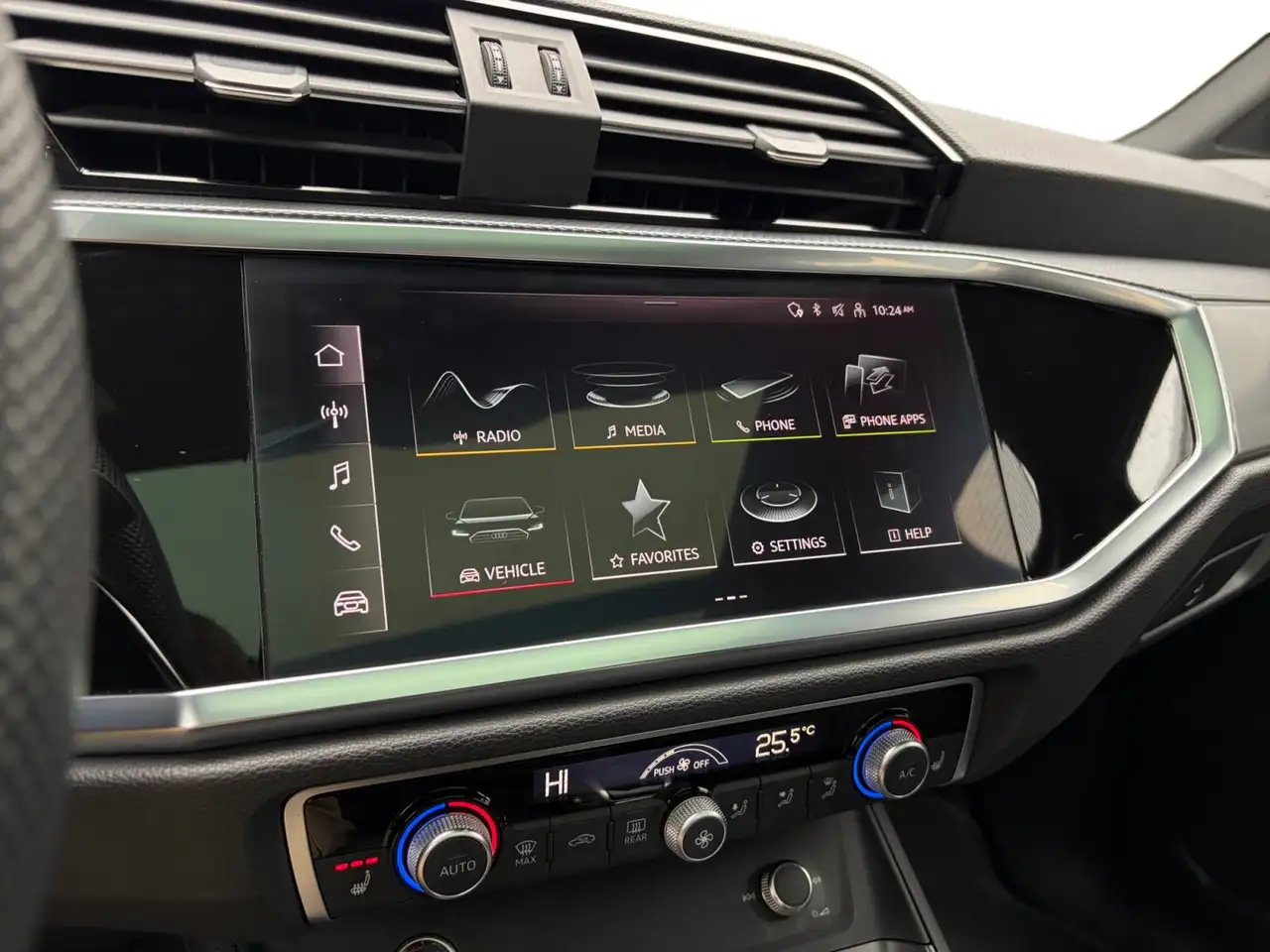 Audi Q3 - Image 25