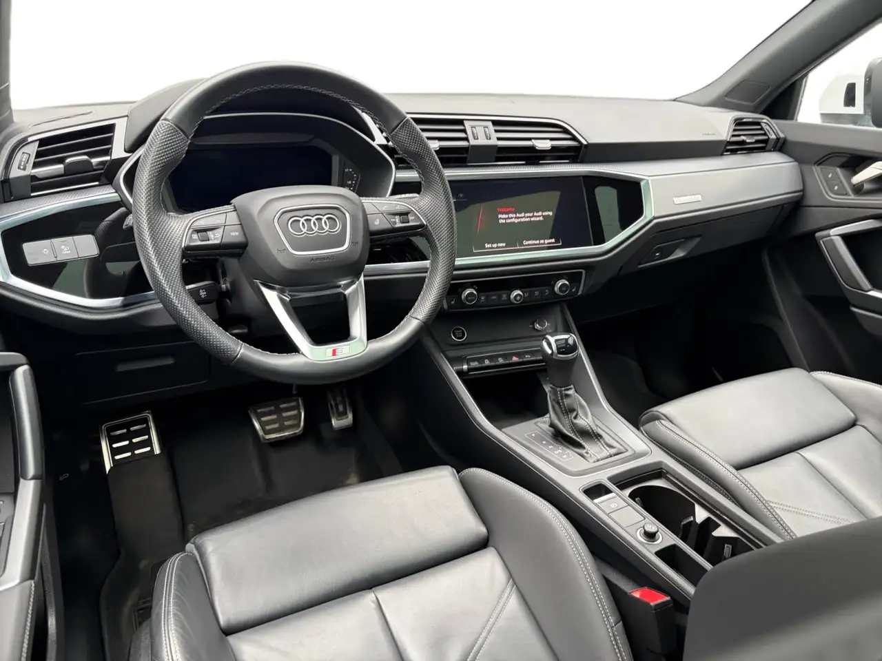 Audi Q3 - Image 26