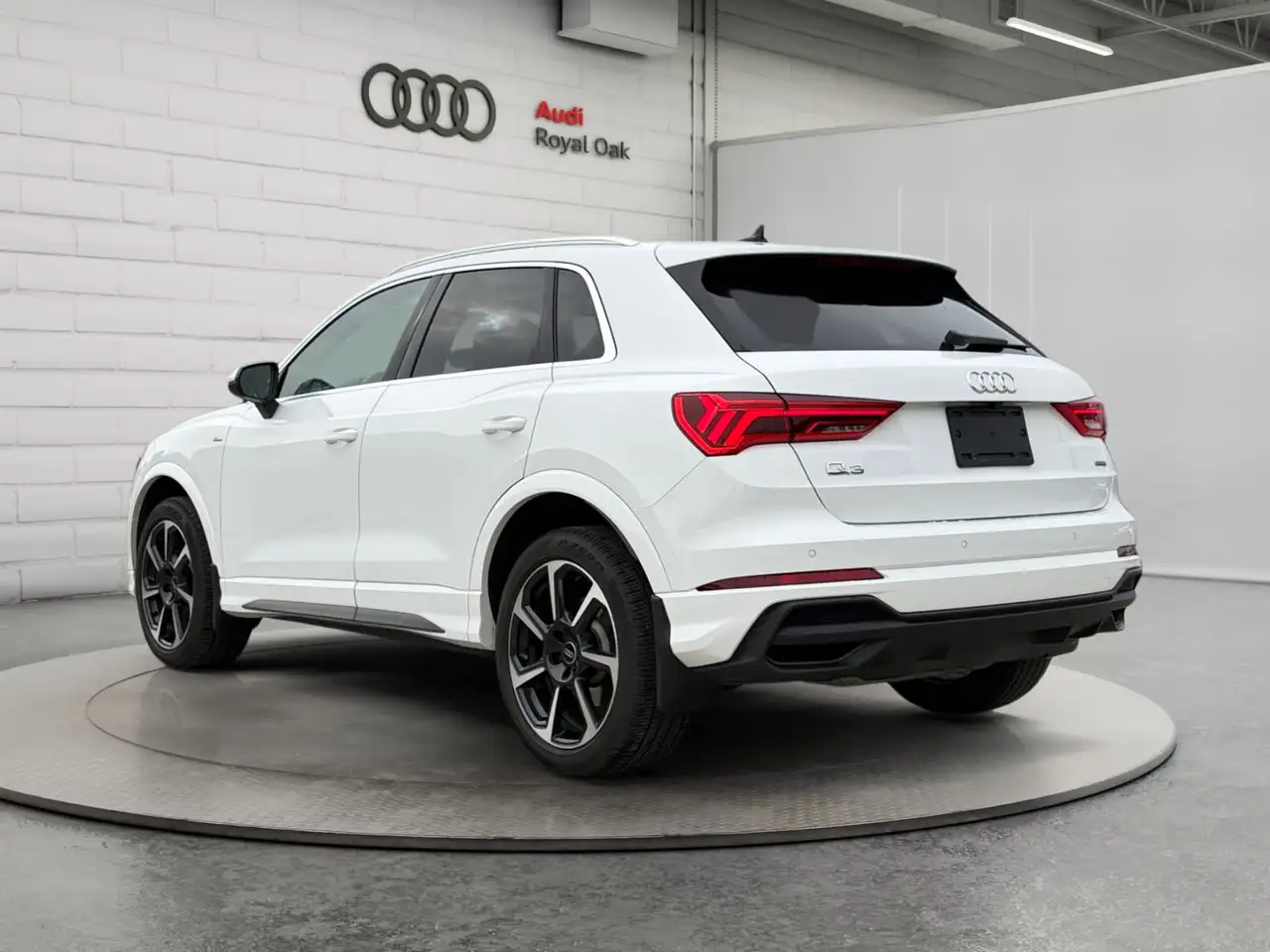 Audi Q3 - Image 7