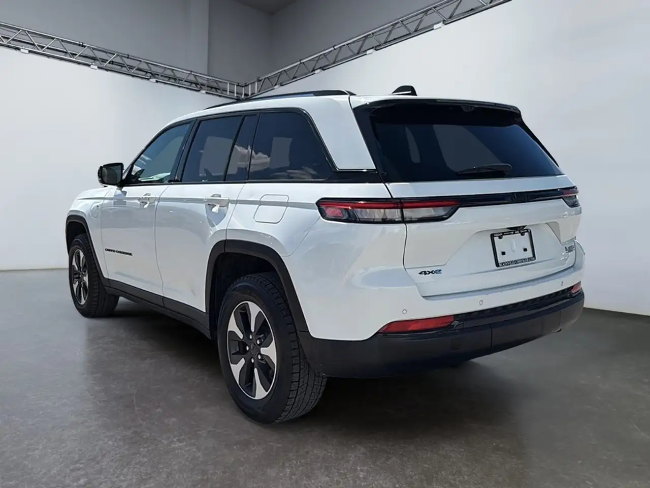 Jeep Grand Cherokee - Image 6