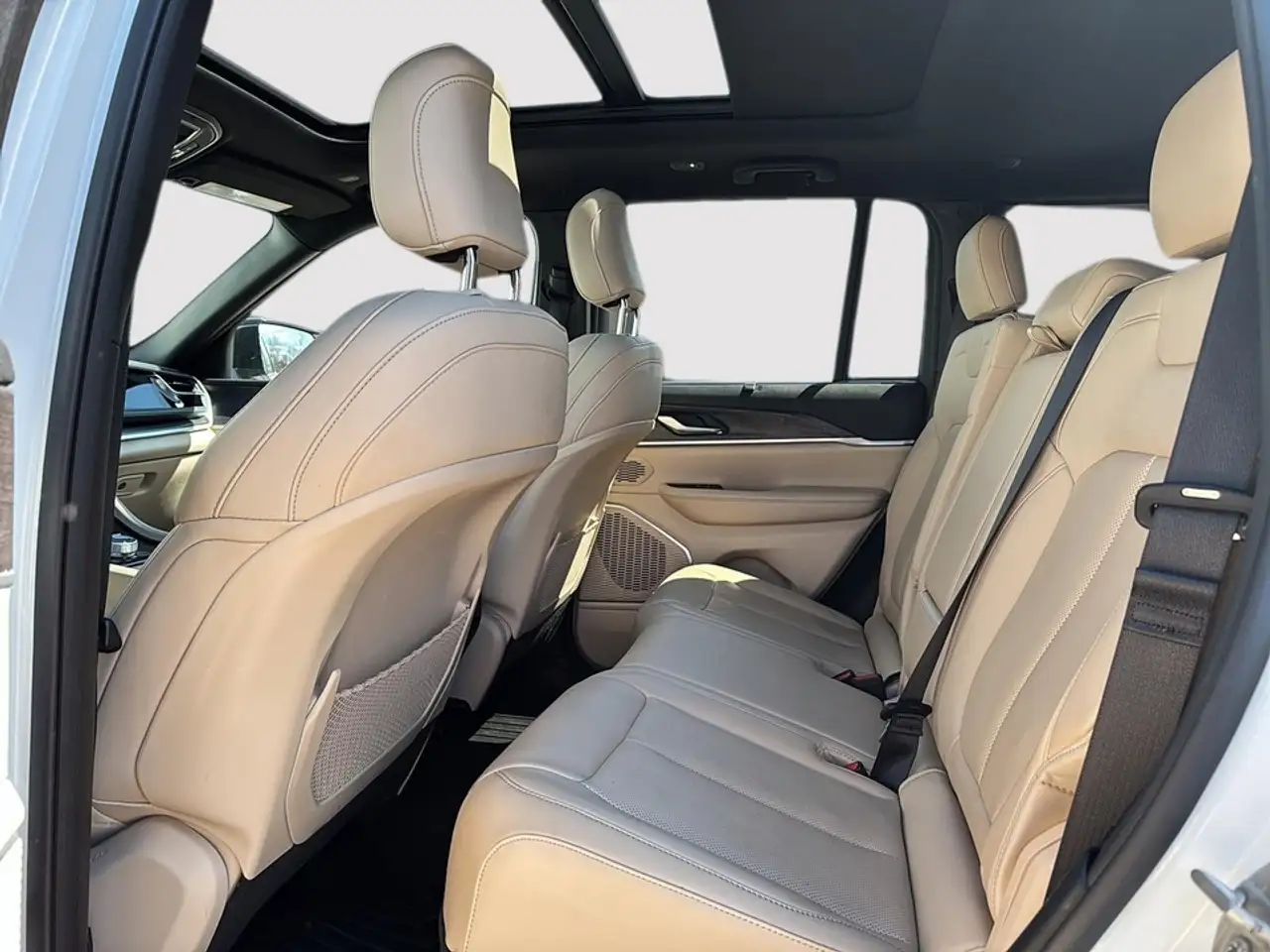 Jeep Grand Cherokee - Image 21