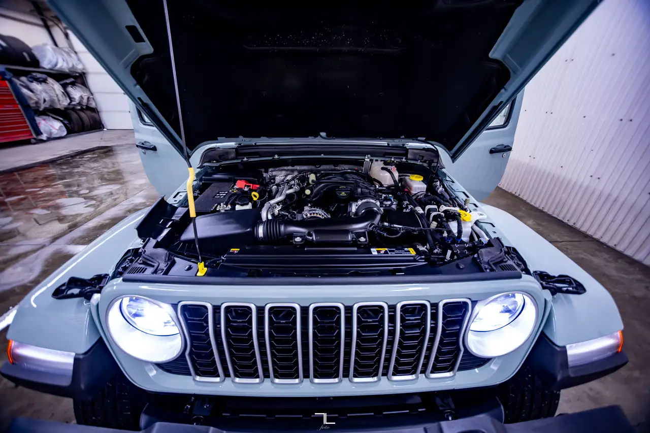Jeep Wrangler - Image 30