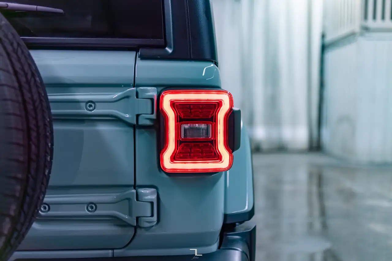 Jeep Wrangler - Image 10