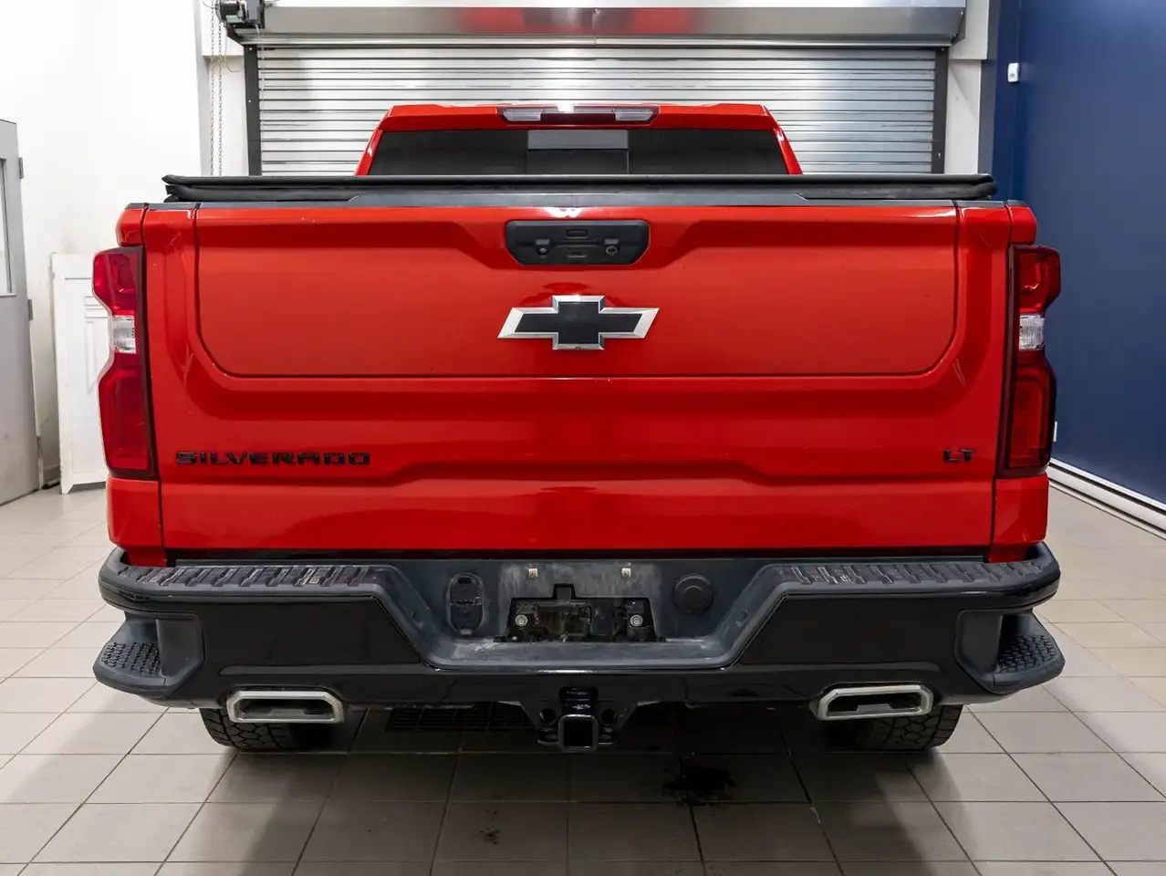 Chevrolet Silverado 1500 - Image 8
