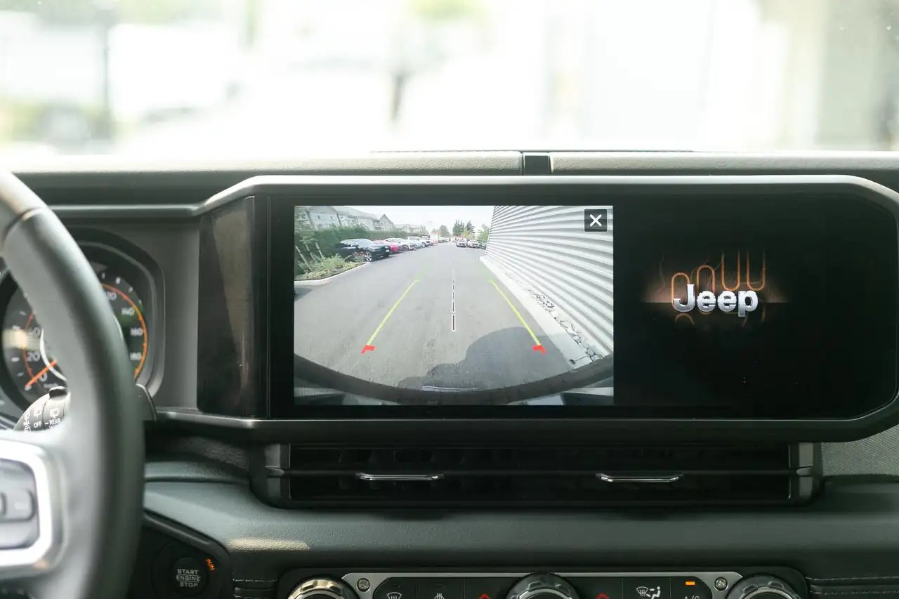 Jeep Wrangler - Image 19