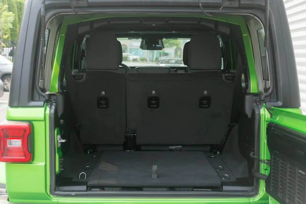 Jeep Wrangler - Image 22