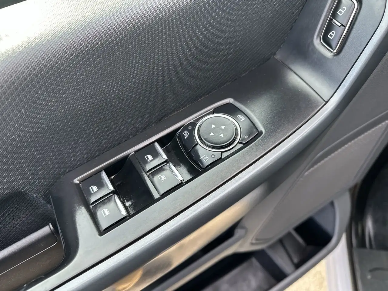 Ford F-150 - Image 14