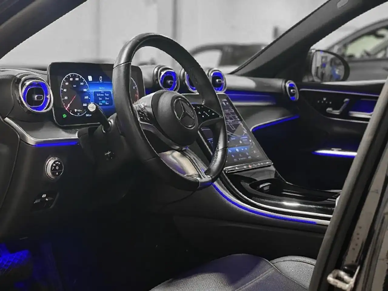 Mercedes-Benz C-Class - Image 7
