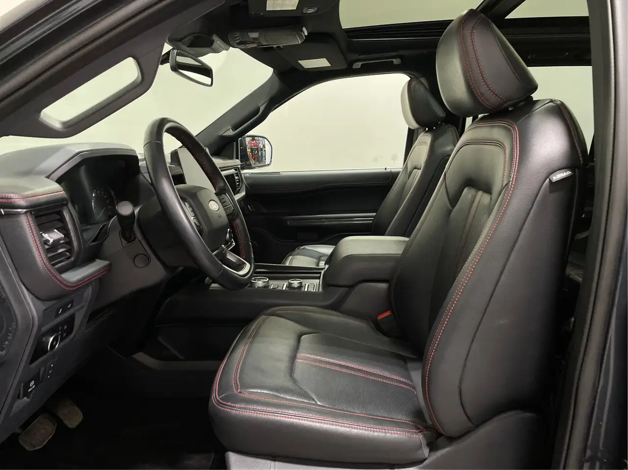 Ford Expedition - Image 3