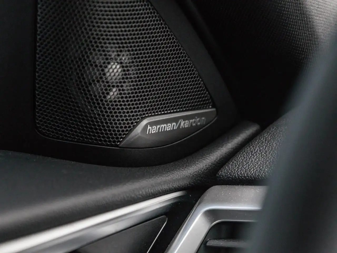 BMW 4 Series - Image 17