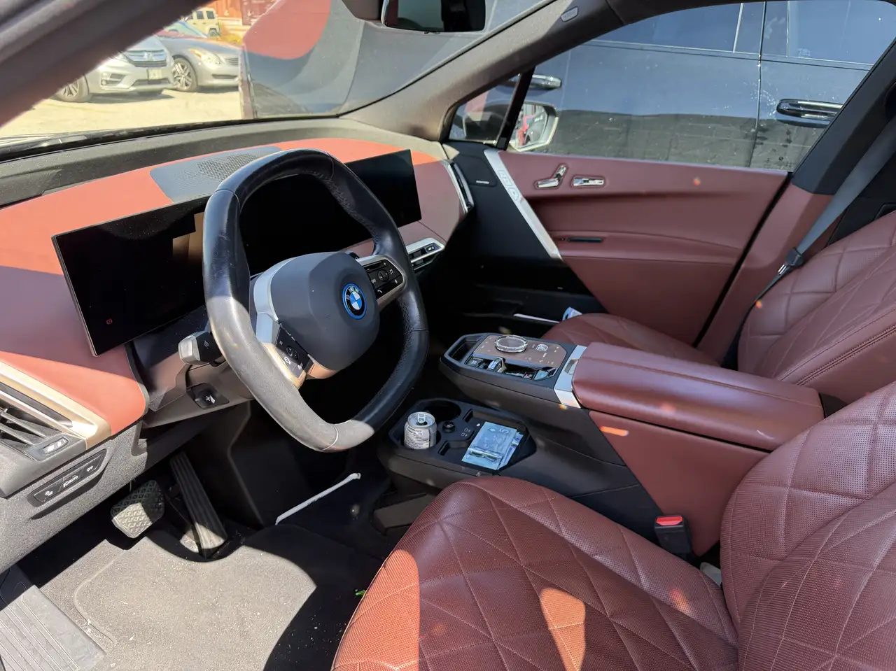 BMW iX - Image 2