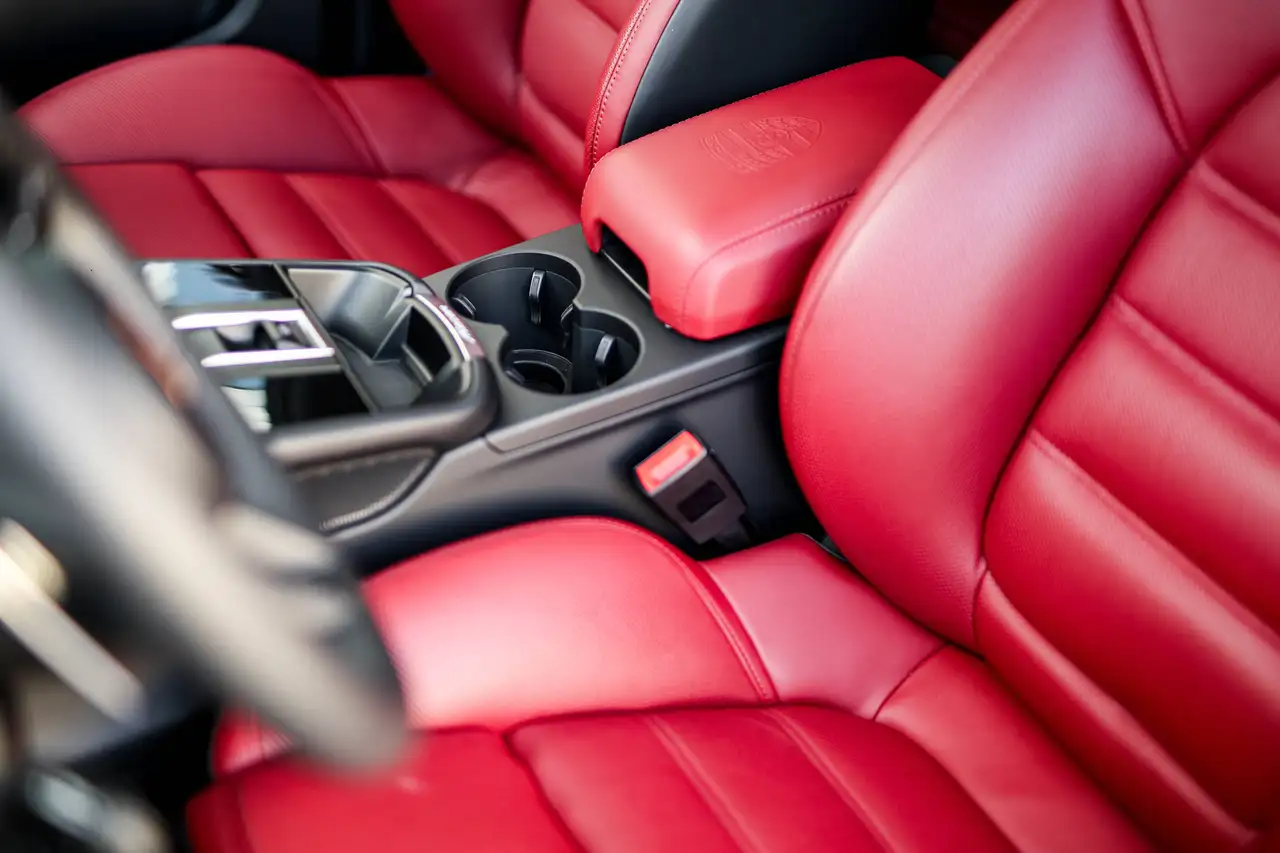 Porsche Macan - Image 27