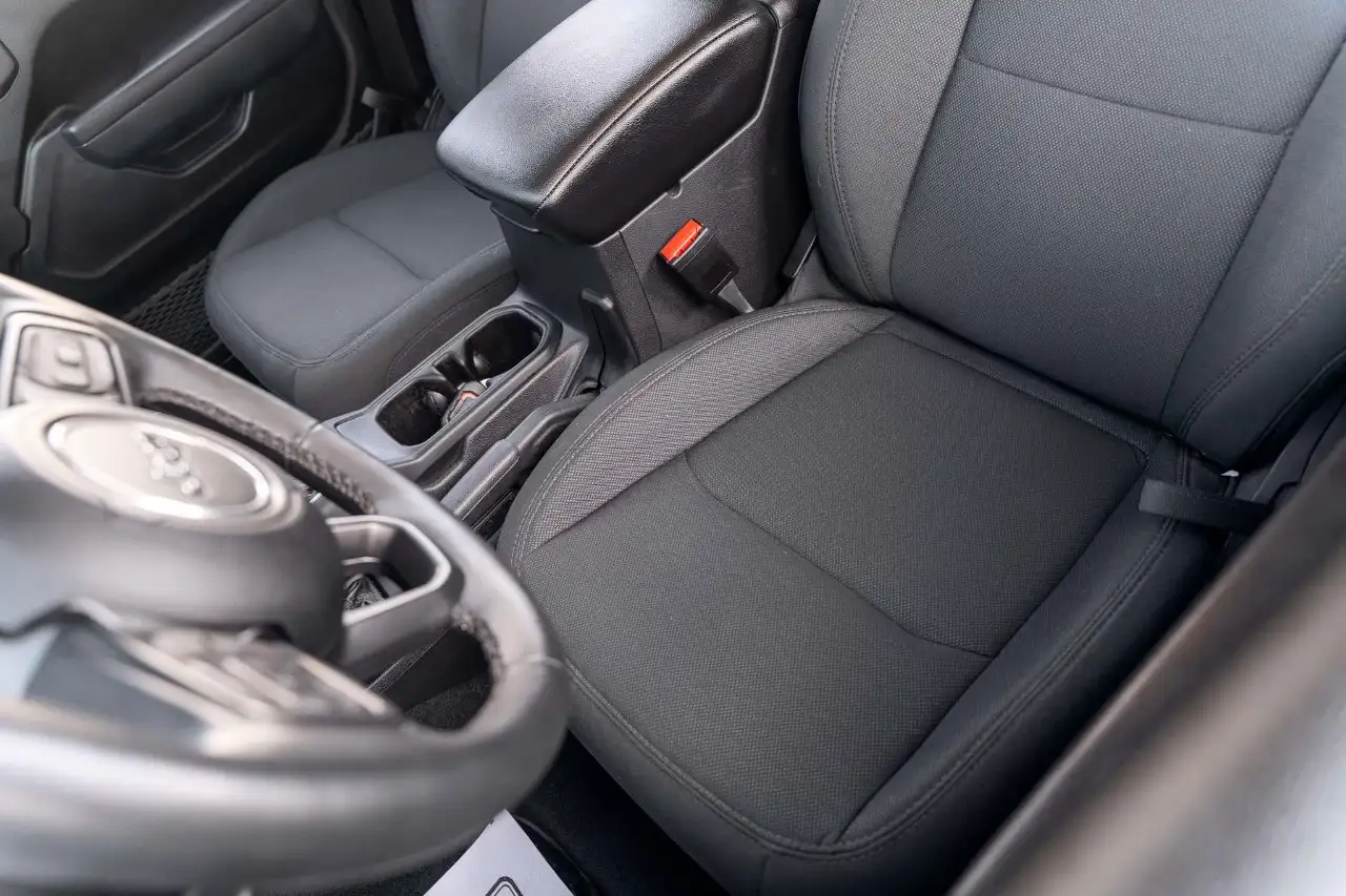 Jeep Wrangler - Image 19