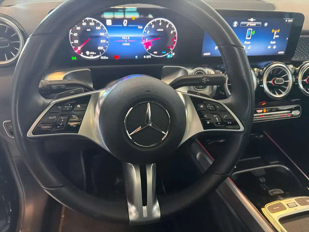 Mercedes-Benz GLB - Image 29